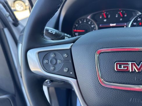 Used 2023 GMC Terrain SLT image 21