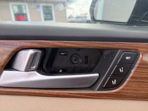 Used 2015 Hyundai Sonata Limited w/ Option Group 06 FWD image 9