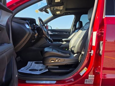 Used 2023 Cadillac XT6 Premium Luxury image 7