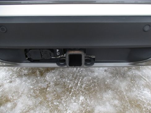 Used 2023 Ford Explorer XLT w/ Equipment Group 202A image 7