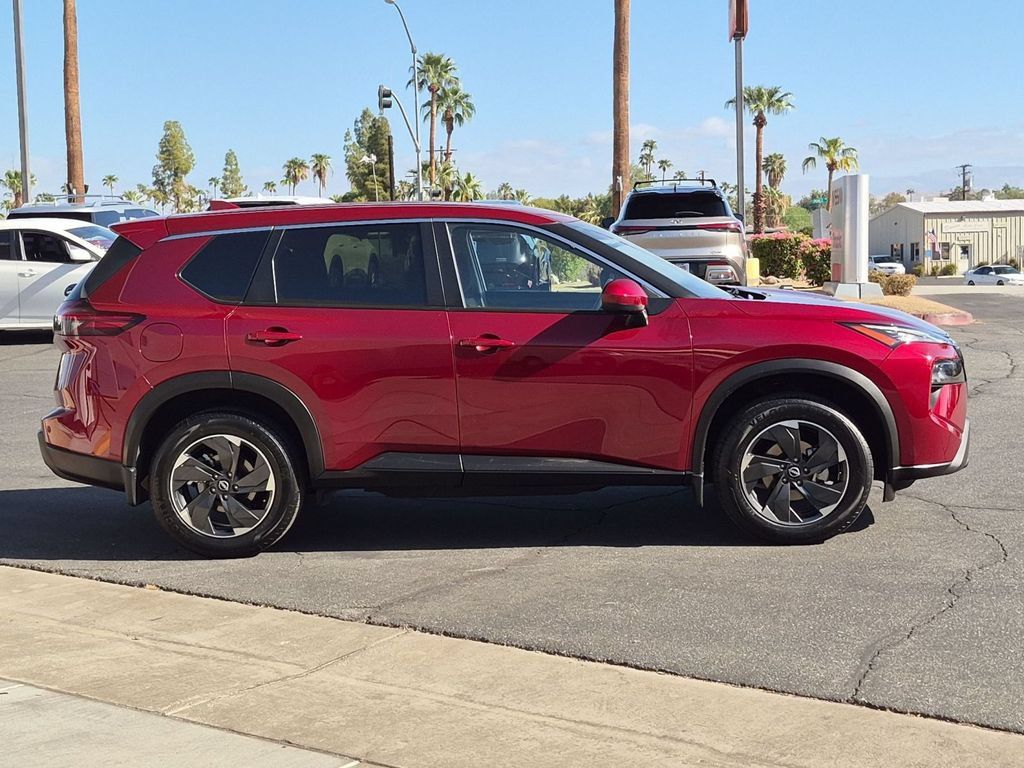 Used 2024 Nissan Rogue SV FWD image 5