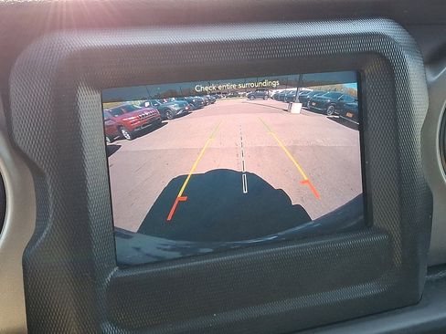 Used 2018 Jeep Wrangler Sport AWD/4WD image 18