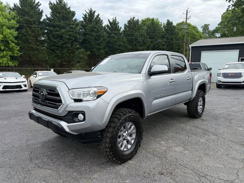 Used 2019 Toyota Tacoma SR5 RWD image 3