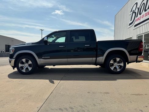 Used 2019 RAM 1500 Laramie AWD/4WD image 8