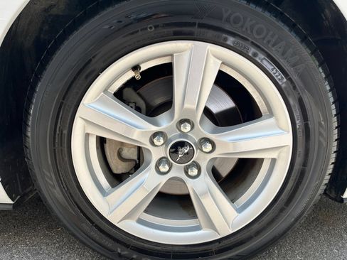 Used 2016 Ford Mustang Coupe RWD image 10