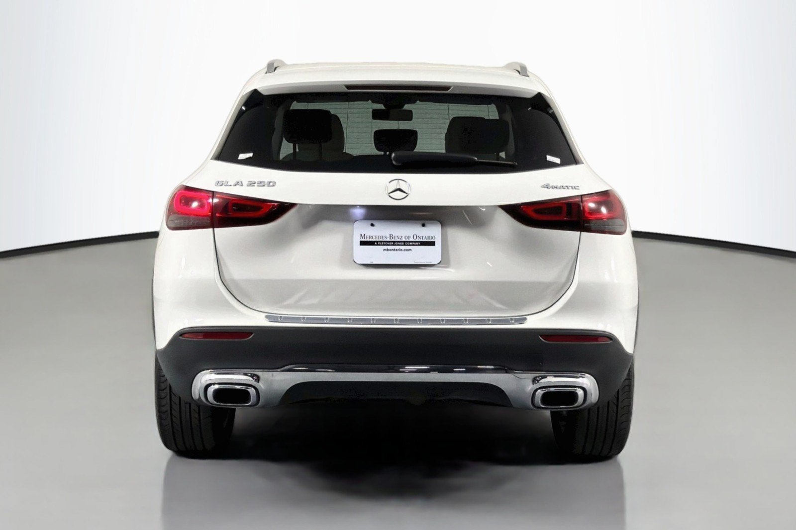 Used 2023 Mercedes-Benz GLA 250 4MATIC w/ Premium Package image 4