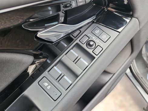 Used 2024 Land Rover Range Rover Evoque Dynamic SE image 7