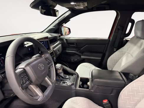 Used 2025 Toyota Tacoma SR5 w/ SR5 Upgrade Package AWD/4WD image 7