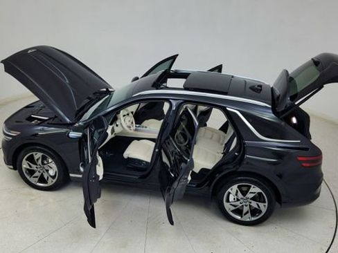 Used 2025 Genesis Electrified GV70 Advanced w/ Prestige Package image 89