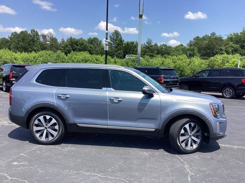 Used 2022 Kia Telluride S image 5