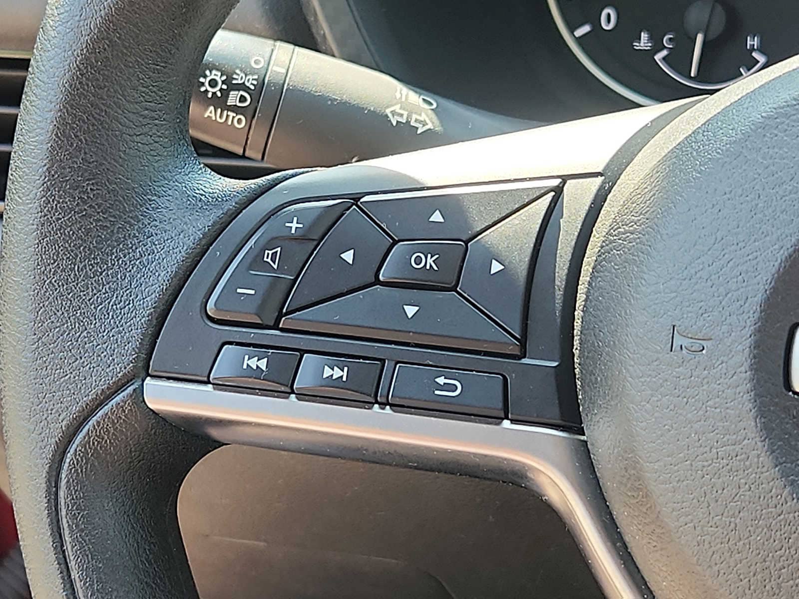 Used 2024 Nissan Sentra SV FWD image 20