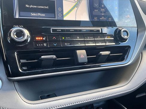 Used 2021 Toyota Highlander Platinum image 15