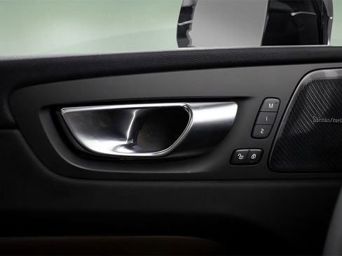 New 2024 Volvo XC60 T8 Plus w/ Protection Package Premier image 17