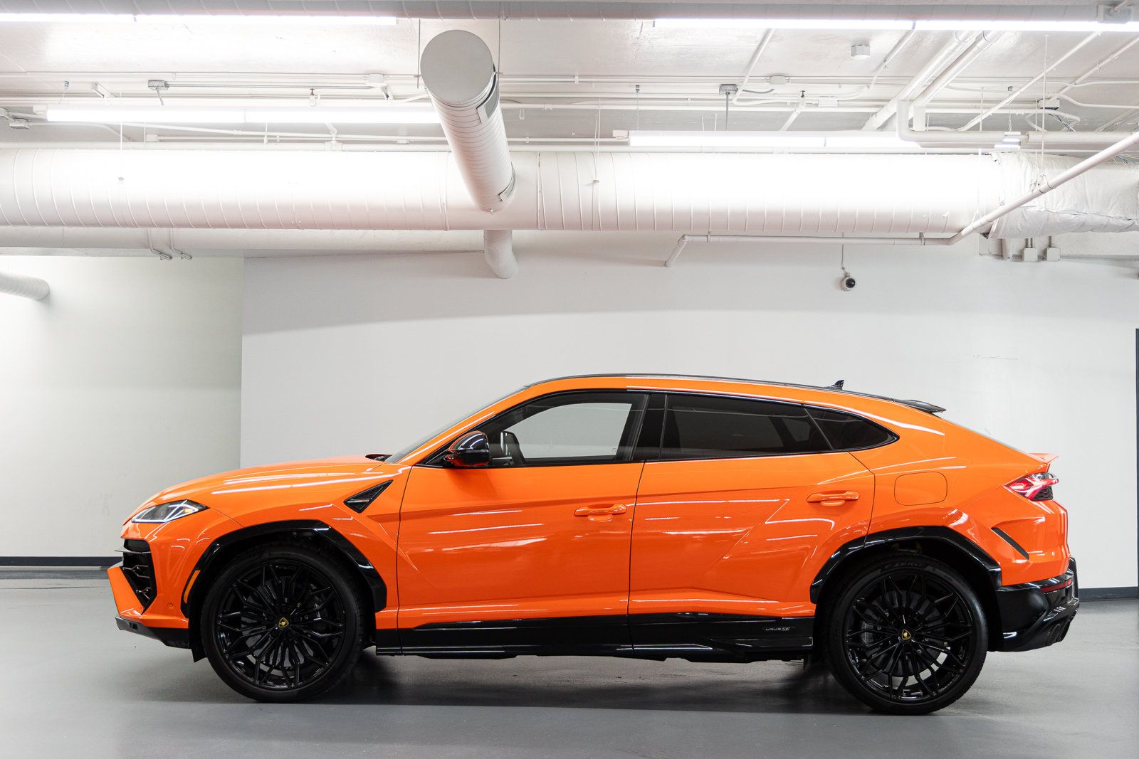 Used 2025 Lamborghini Urus S AWD/4WD image 5