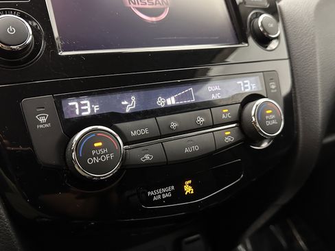 Used 2019 Nissan Rogue Sport SV image 15