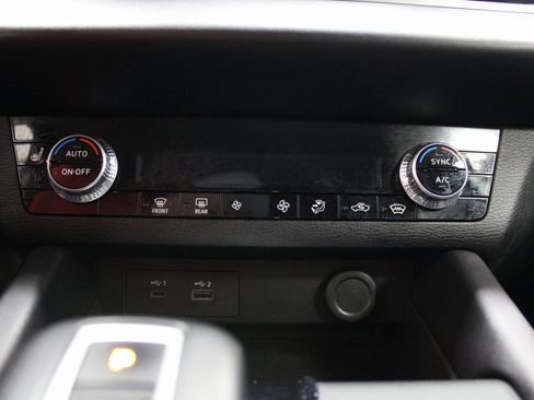 Used 2023 Mitsubishi Outlander SE image 38