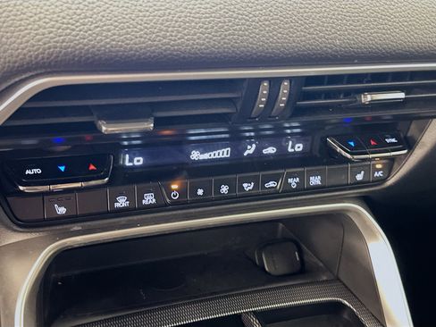 Used 2024 MAZDA CX-90 Plug-In Hybrid w/ Premium Pkg AWD/4WD image 24