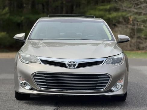 Used 2014 Toyota Avalon XLE Touring FWD image 3