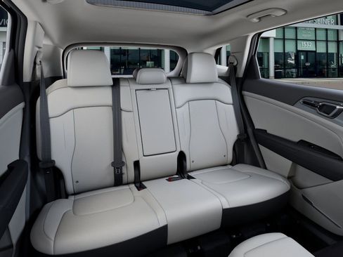 New 2026 Kia Sportage EX image 17