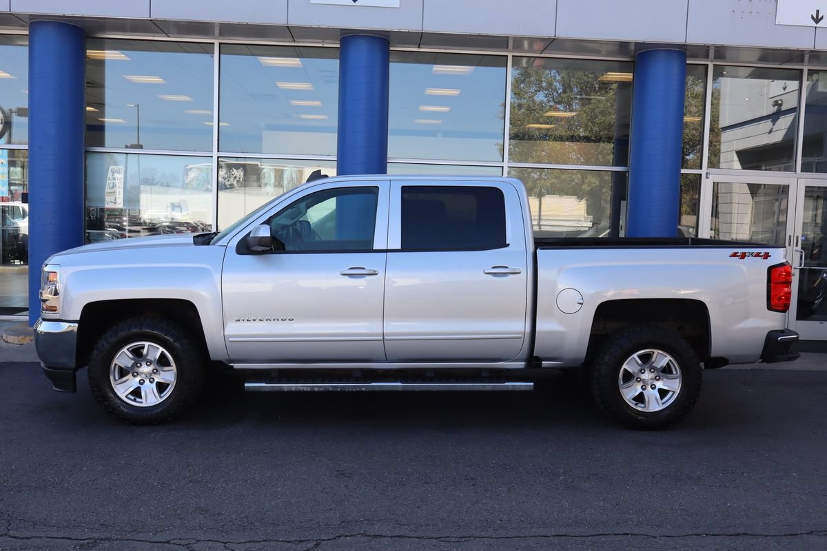 Used 2018 Chevrolet Silverado 1500 LT w/ Trailering Package AWD/4WD image 2