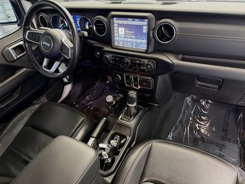 Used 2022 Jeep Wrangler Unlimited Sahara w/ Cold Weather Group AWD/4WD image 12