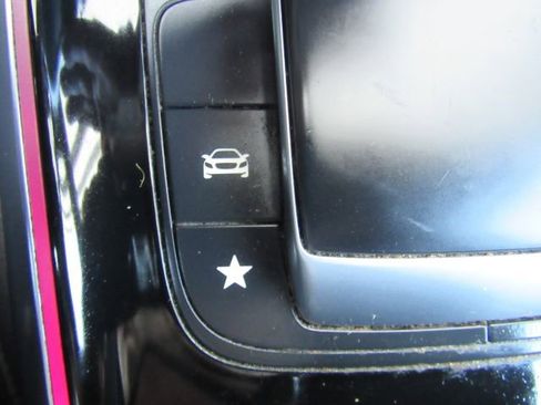 Used 2022 Mercedes-Benz GLB 250 w/ Premium Package Lite image 53