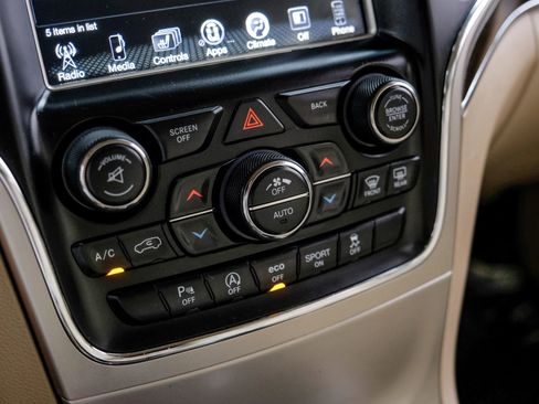 Used 2017 Jeep Grand Cherokee Limited image 27