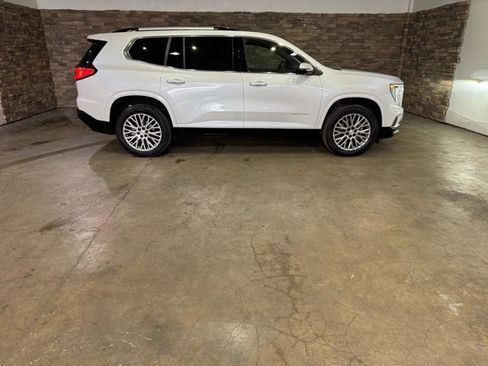 Used 2025 GMC Acadia Denali w/ Super Cruise Package image 10