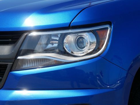 Used 2018 Chevrolet Colorado Z71 AWD/4WD image 16