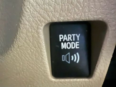 Used 2013 Toyota 4Runner SR5 RWD image 23