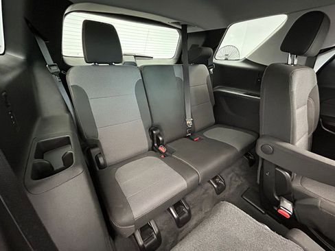 Used 2019 Chevrolet Traverse LT FWD image 38