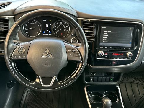 Used 2020 Mitsubishi Outlander SE AWD/4WD image 15