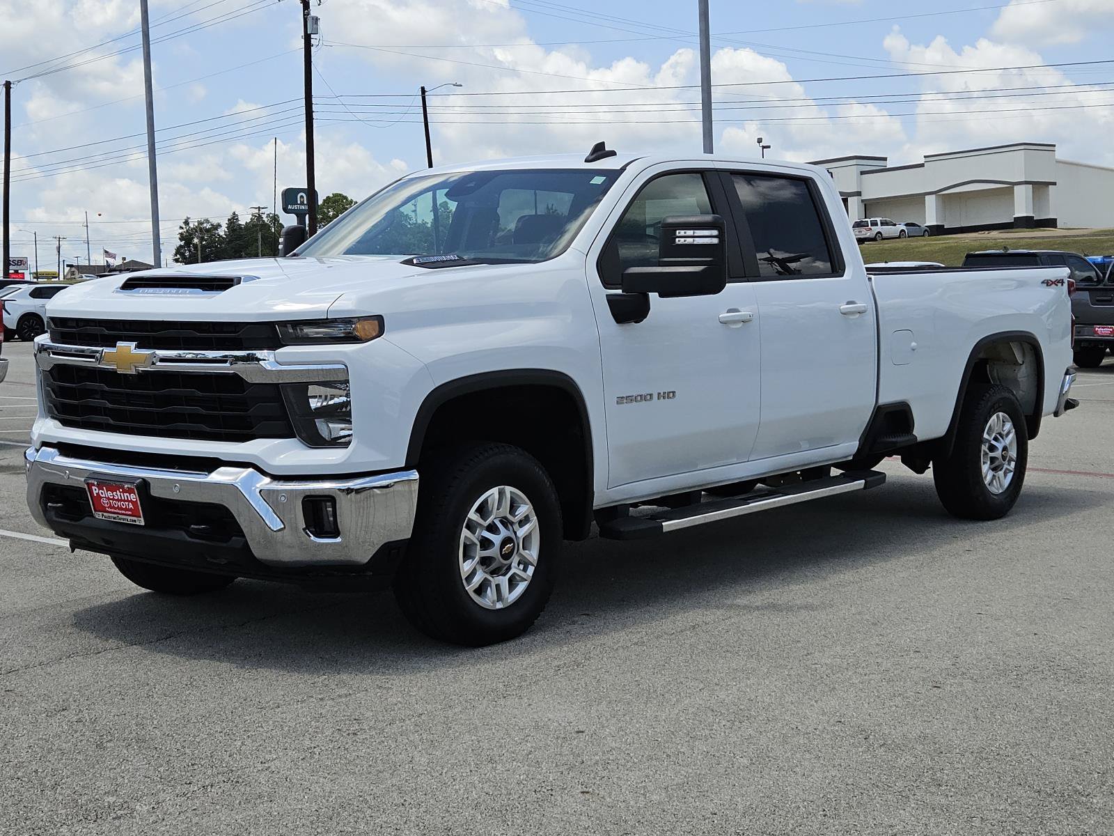 Used 2025 Chevrolet Silverado 2500 LT w/ Safety Package AWD/4WD image 3