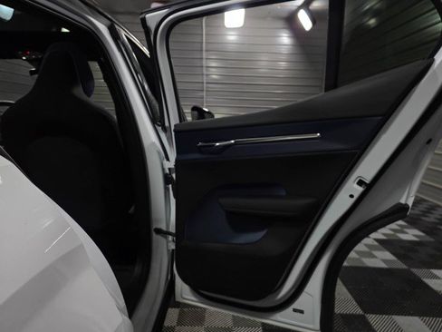 Used 2025 Volvo EX30 Plus image 31