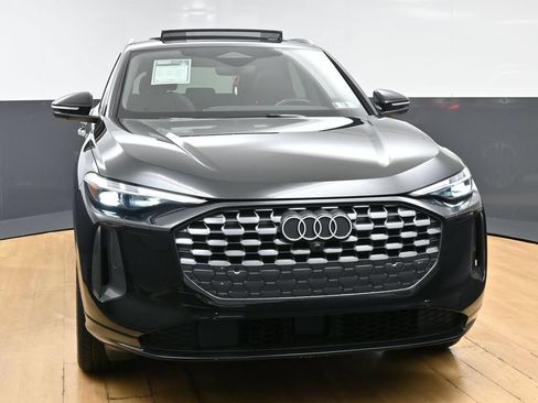 Used 2025 Audi Q5 Premium Plus w/ Premium Plus AWD/4WD image 4