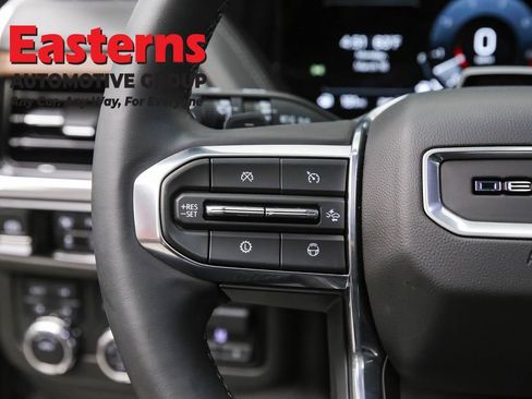 Used 2025 GMC Yukon XL Denali w/ Denali Reserve Package image 15