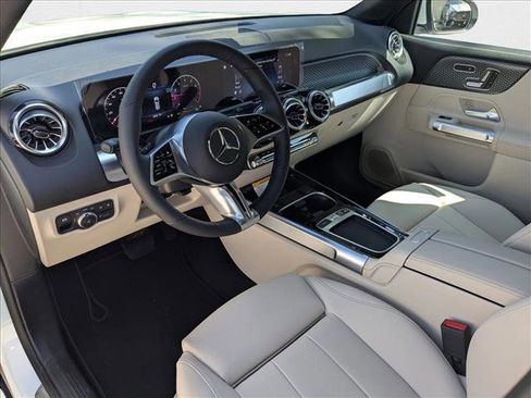 New 2025 Mercedes-Benz GLB 250 GLB 250 image 3
