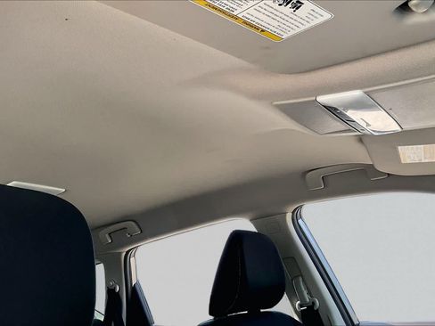 Used 2023 Nissan Rogue S FWD image 12