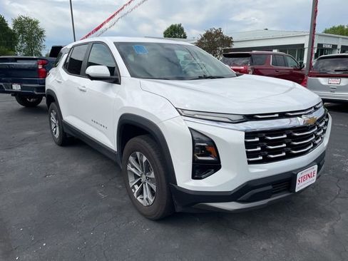 Used 2025 Chevrolet Equinox LT w/ Safety and Technology Package FWD image 7