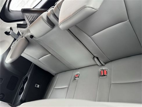 Certified 2021 Toyota Highlander XLE image 8