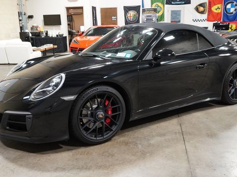 Used 2019 Porsche 911 Carrera 4 GTS image 18
