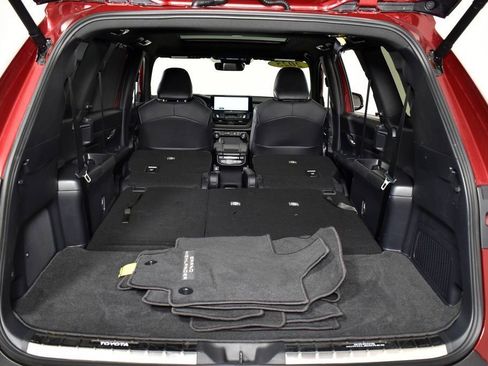 Used 2025 Toyota Grand Highlander AWD Hybrid image 31