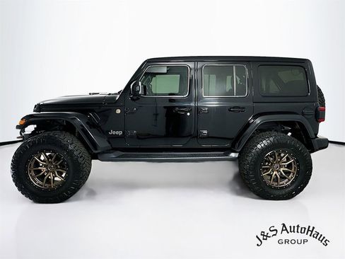 Used 2020 Jeep Wrangler Unlimited Sahara image 4