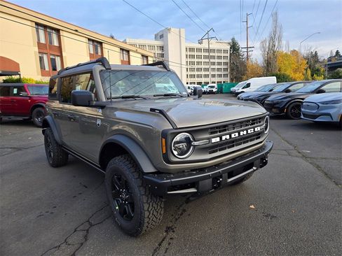 New 2025 Ford Bronco Big Bend w/ Black Diamond Package image 3
