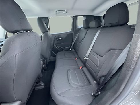 Used 2021 Jeep Renegade Latitude image 16