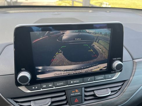 Used 2025 Nissan Altima 2.5 SV image 23