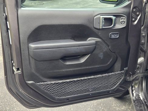 Used 2025 Jeep Wrangler Unlimited Sport AWD/4WD image 18