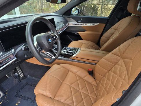 Certified 2023 BMW 740i image 18
