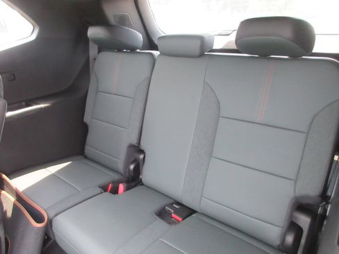 New 2026 GMC Acadia AT4 AWD/4WD image 13