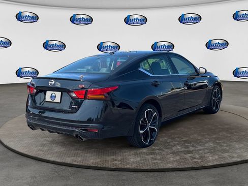 Used 2024 Nissan Altima 2.5 SR w/ SR Premium Package AWD/4WD image 5